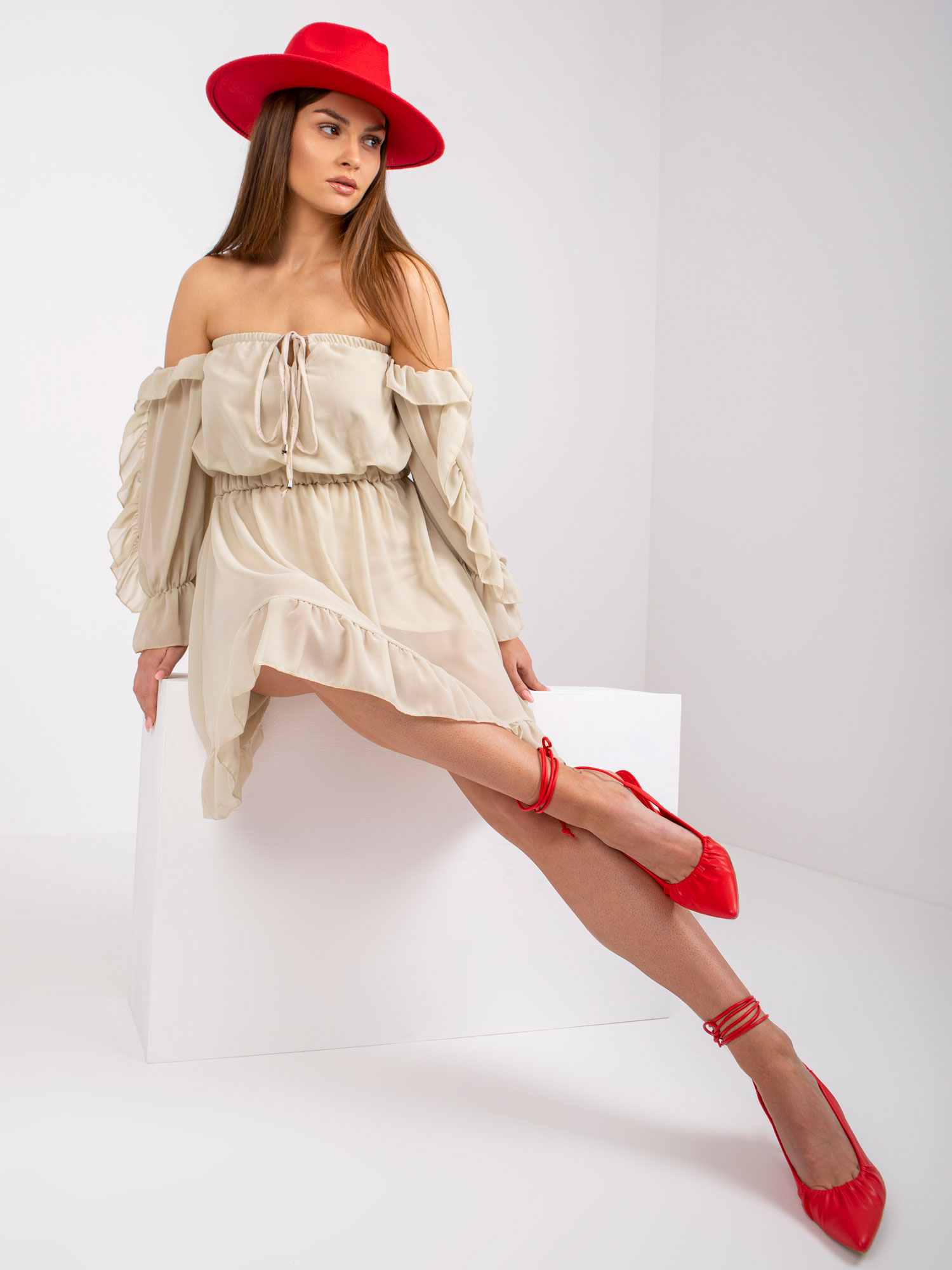 Czerwone szpilki: klasyk w kobiecej garderobie